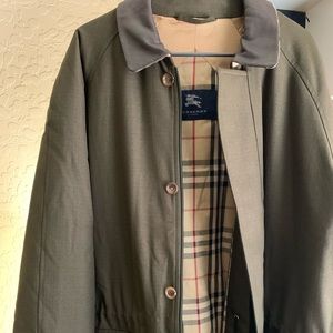 Men’s Burberry half trench